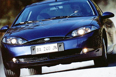 Ford Cougar blu in prova su strada - recensione Quattroruote