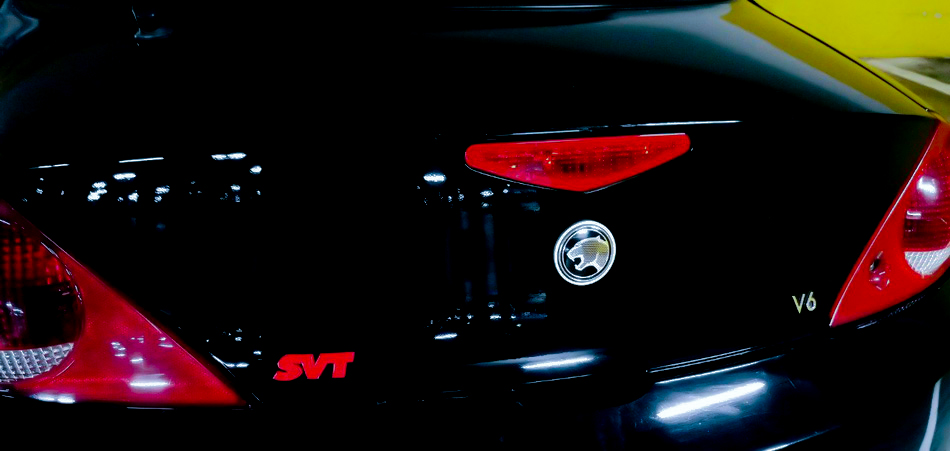 Badge SVT su Ford Cougar